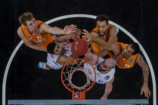 或缺的一部 或缺的一部