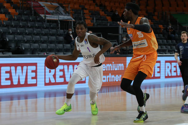 养年轻球员 养年轻球员